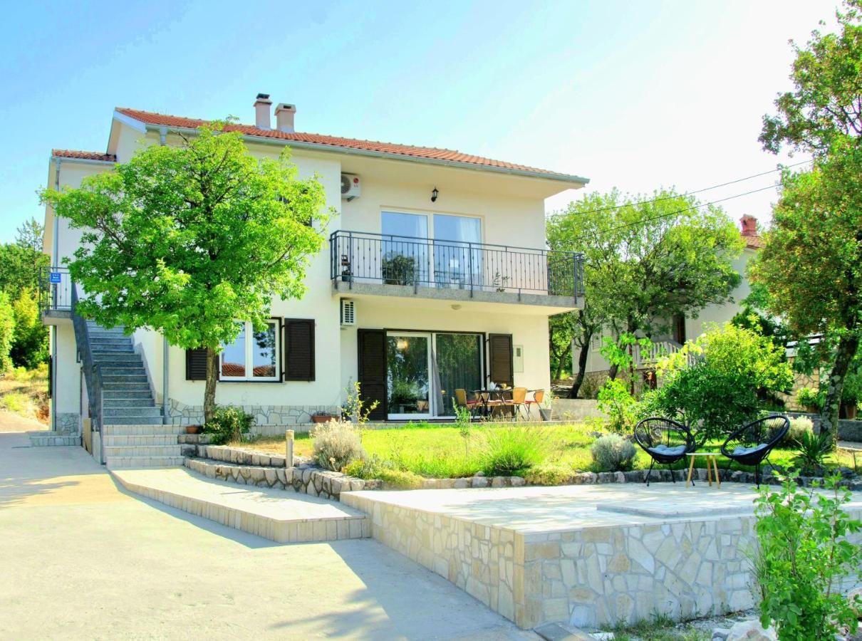 Holiday home Olivia Smrika